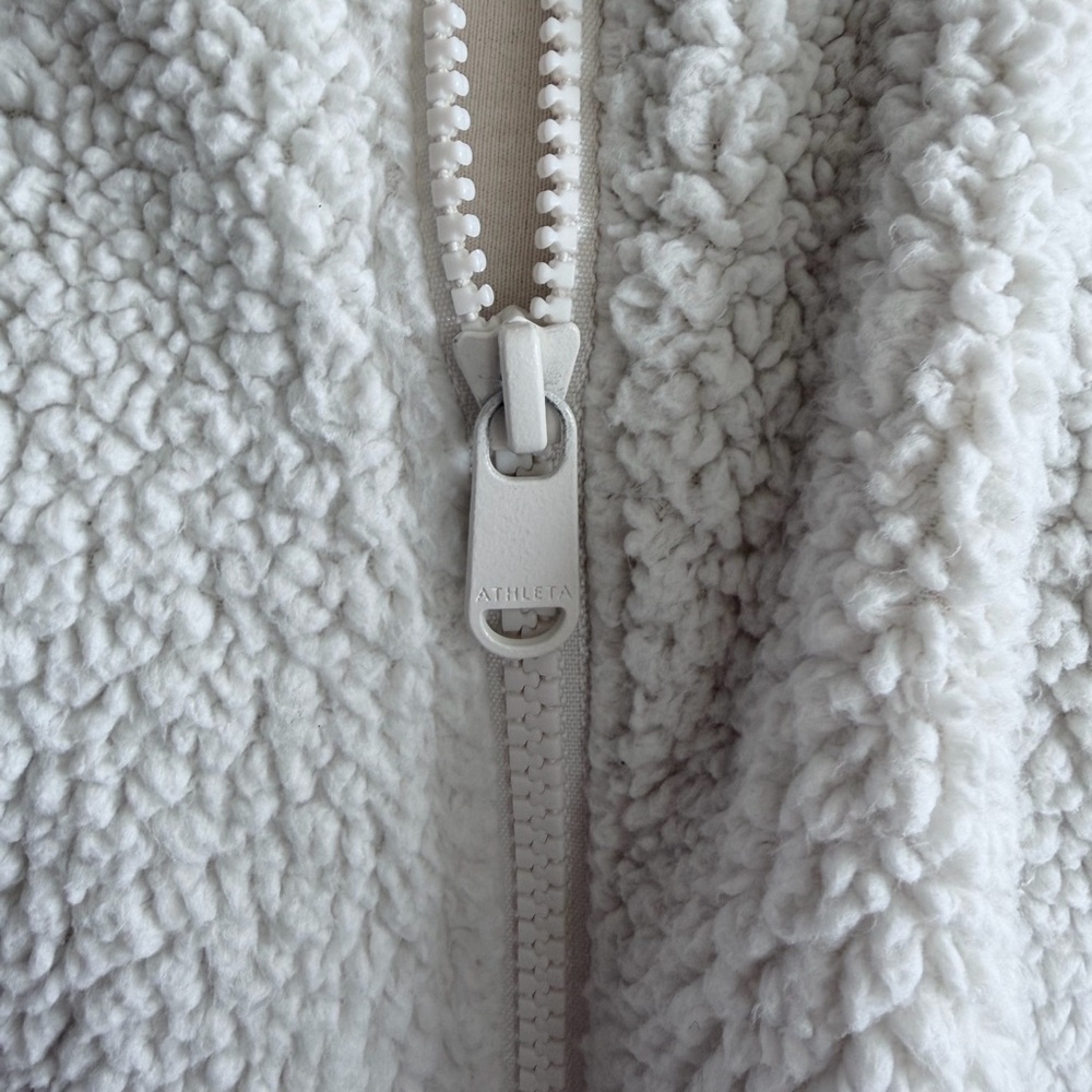 Athleta Tugga Sherpa Jacket in Ivory Medium - Picture 2 of 8